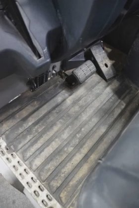 永恒力三轮前叉车