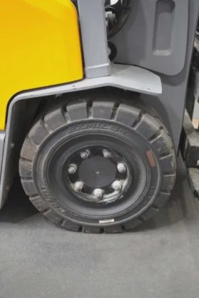 永恒力三轮前叉车