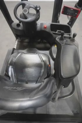 林德四轮前叉车