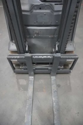 林德四轮前叉车