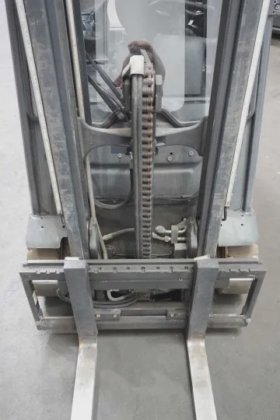 林德四轮前叉车