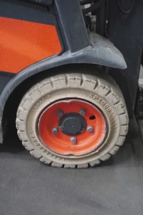 林德四轮前叉车