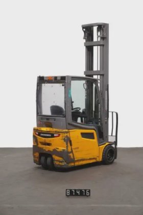 永恒力三轮前叉车