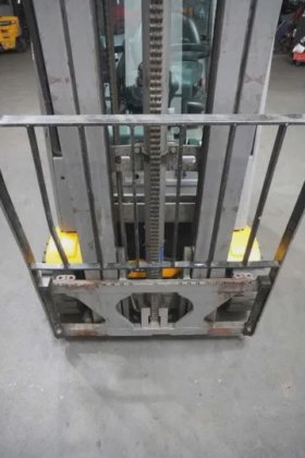 永恒力三轮前叉车