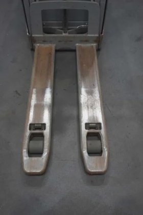 永恒力高举升卡车驾驶室