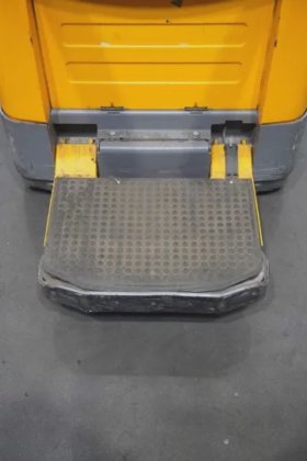 永恒力高举升卡车驾驶室