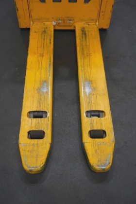 永恒力低升降卡车耕耘机