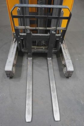 永恒力前移式叉车