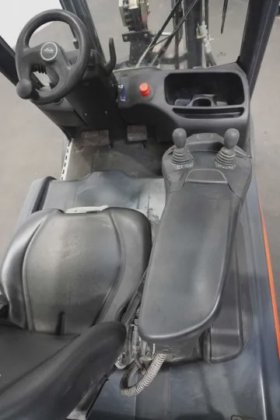 林德三轮前叉车