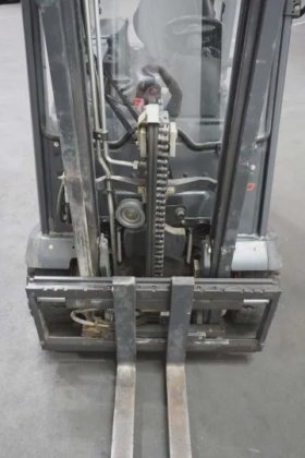 林德三轮前叉车