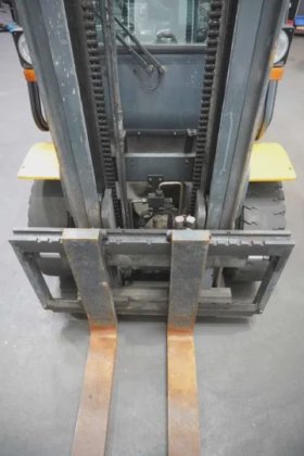 永恒力四轮前叉车