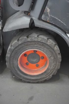 林德四轮前叉车