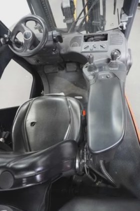 林德四轮前叉车