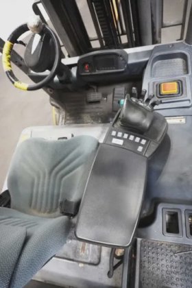 永恒力四轮前叉车