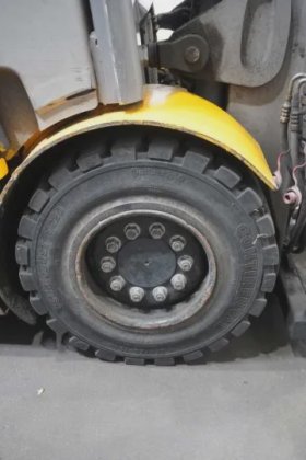 永恒力四轮前叉车