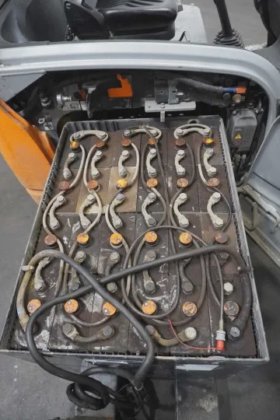 STILL 三轮前装载机