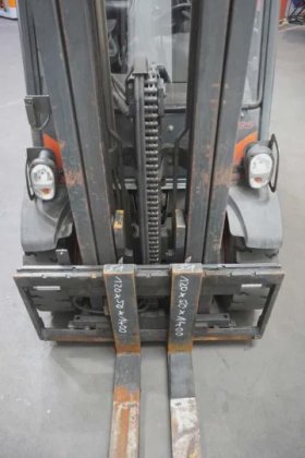 林德四轮前叉车