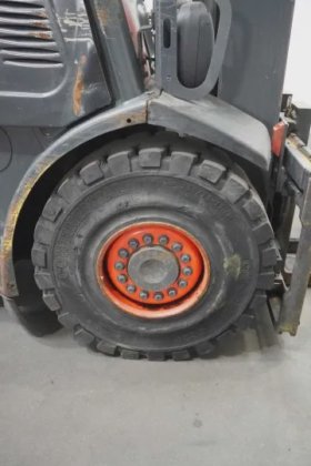 林德四轮前叉车