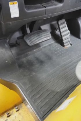 耶鲁四轮前装载机