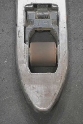 林德高举叉车驾驶室