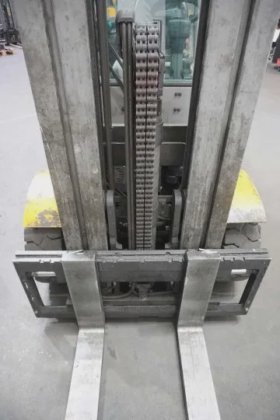 永恒力四轮前叉车