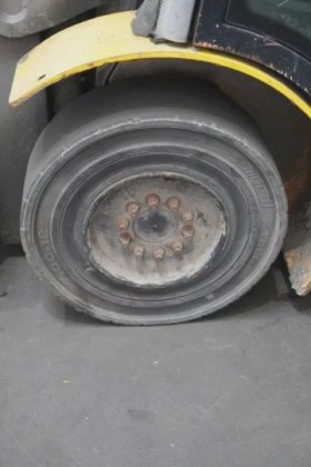 永恒力四轮前叉车