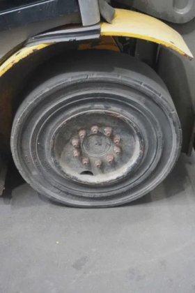 永恒力四轮前叉车