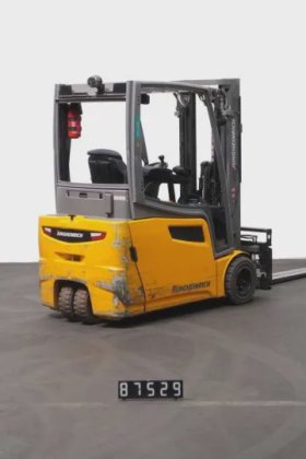 永恒力三轮前叉车