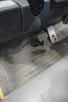 永恒力三轮前叉车