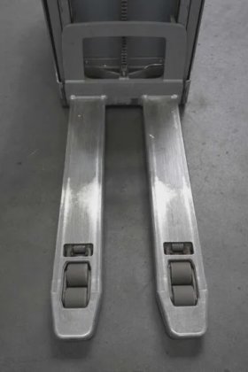 永恒力高举升卡车驾驶室