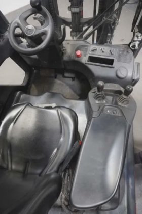 林德三轮前叉车