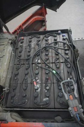 林德三轮前叉车