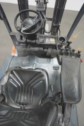 丰田四轮前装载机