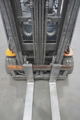 丰田四轮前装载机