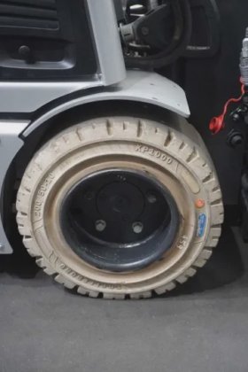 STILL 四轮前装载机