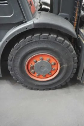 林德四轮前叉车