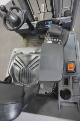 永恒力三轮前叉车