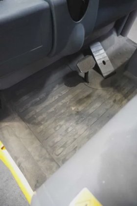 永恒力三轮前叉车