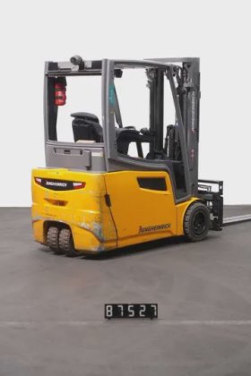 永恒力三轮前叉车