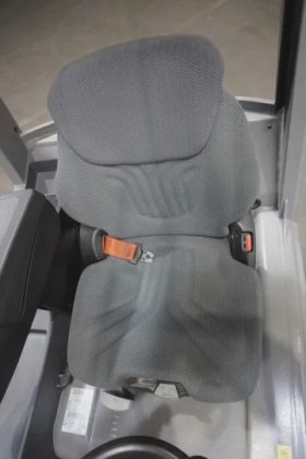 永恒力三轮前叉车