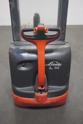 林德高举叉车牵引杆