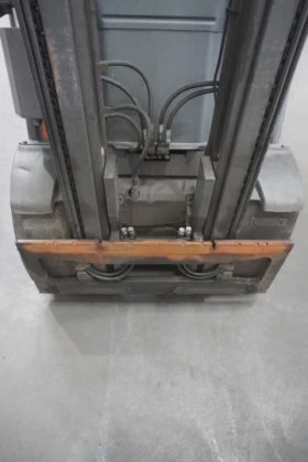 林德四轮前叉车