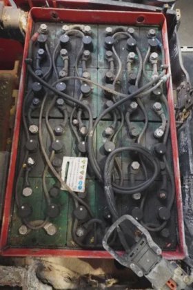 林德三轮前叉车