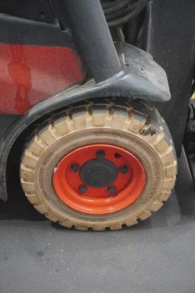 林德三轮前叉车