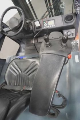 丰田四轮前装载机