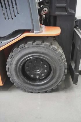 丰田四轮前装载机