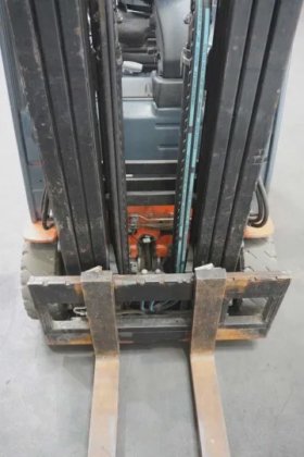 丰田三轮前装载机