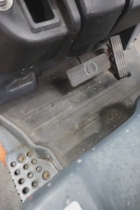 丰田三轮前装载机