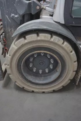 STILL 四轮前装载机