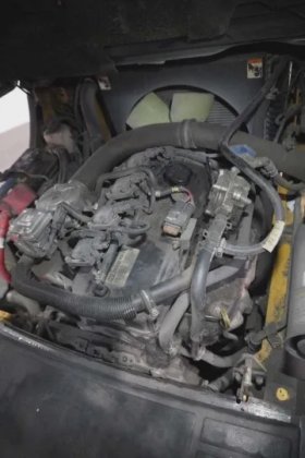 耶鲁四轮前装载机